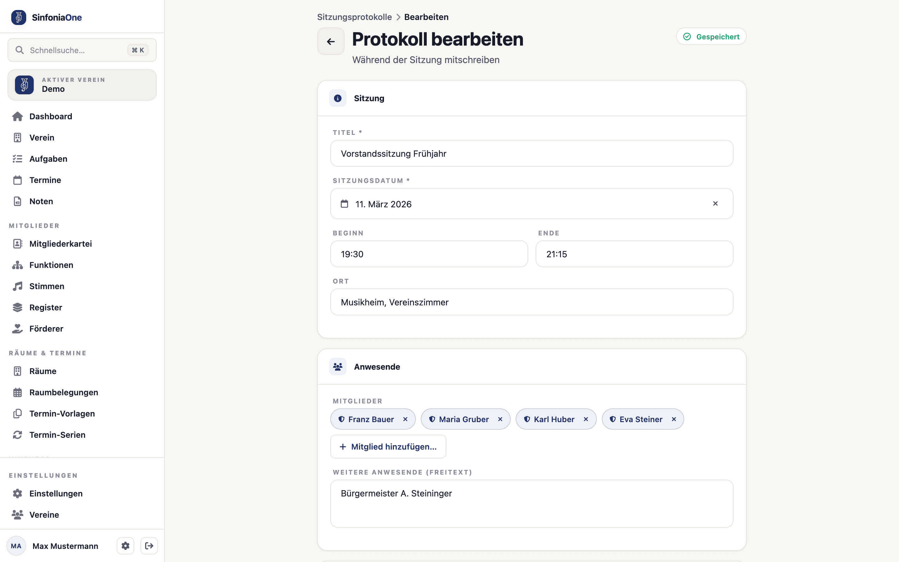 Protokoll-Editor (MinutesEditorScreen) mit Feldern für Titel, Datum, Teilnehmer und Tagesordnung