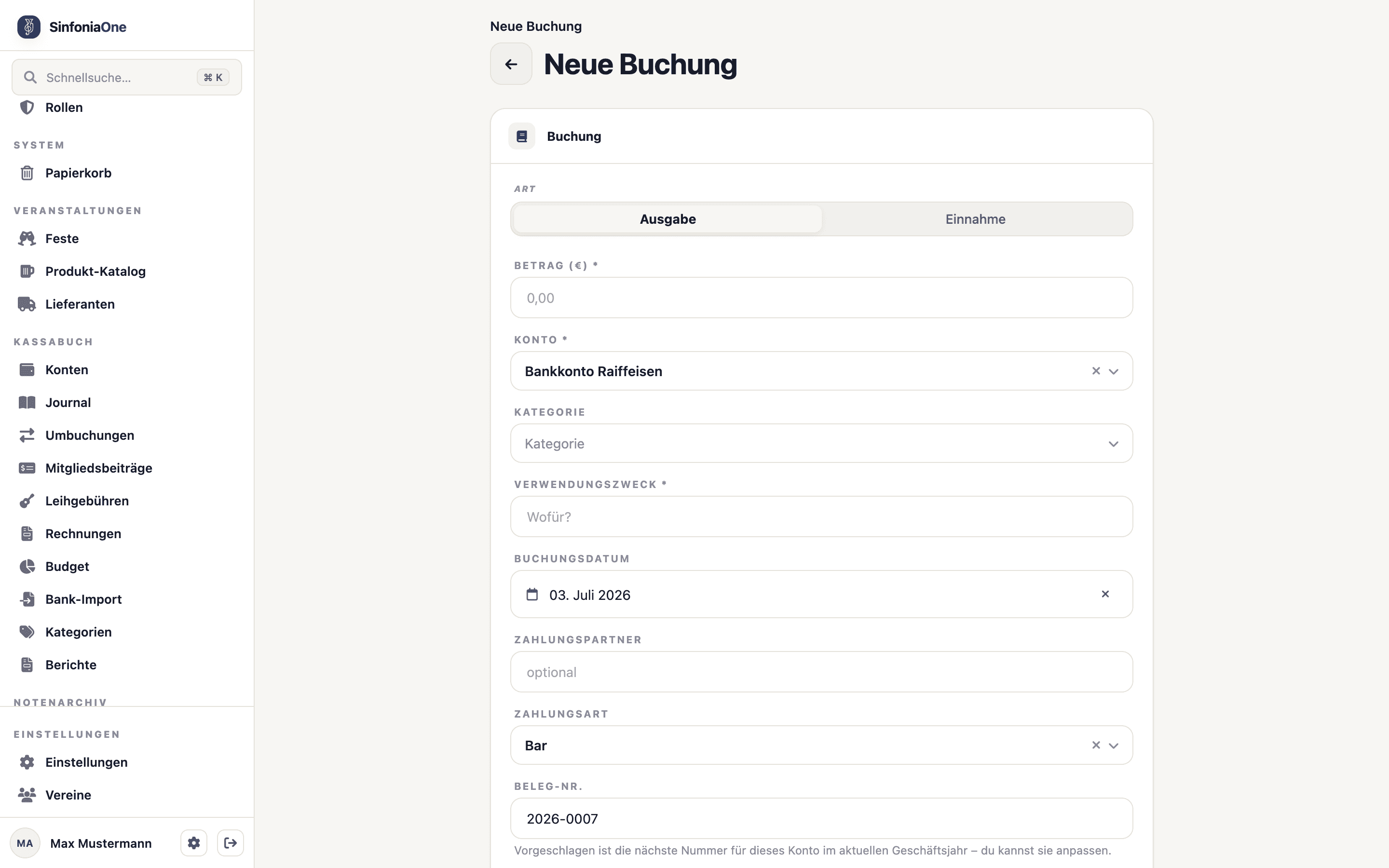 Buchungsformular (FinanceBookingFormScreen) mit Auswahl Einnahme/Ausgabe und den Feldern für Betrag und Konto