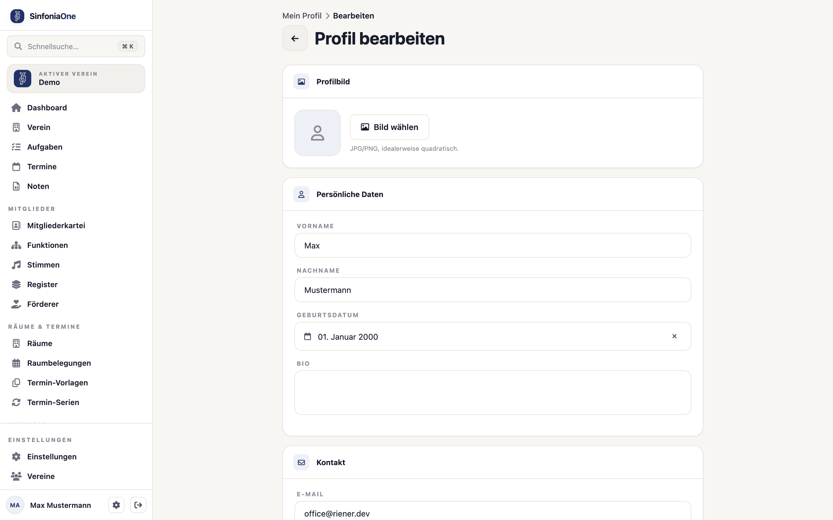 Profil-Formular (ProfileFormScreen) mit Feldern für Foto, Name, Benutzername und Kontaktdaten