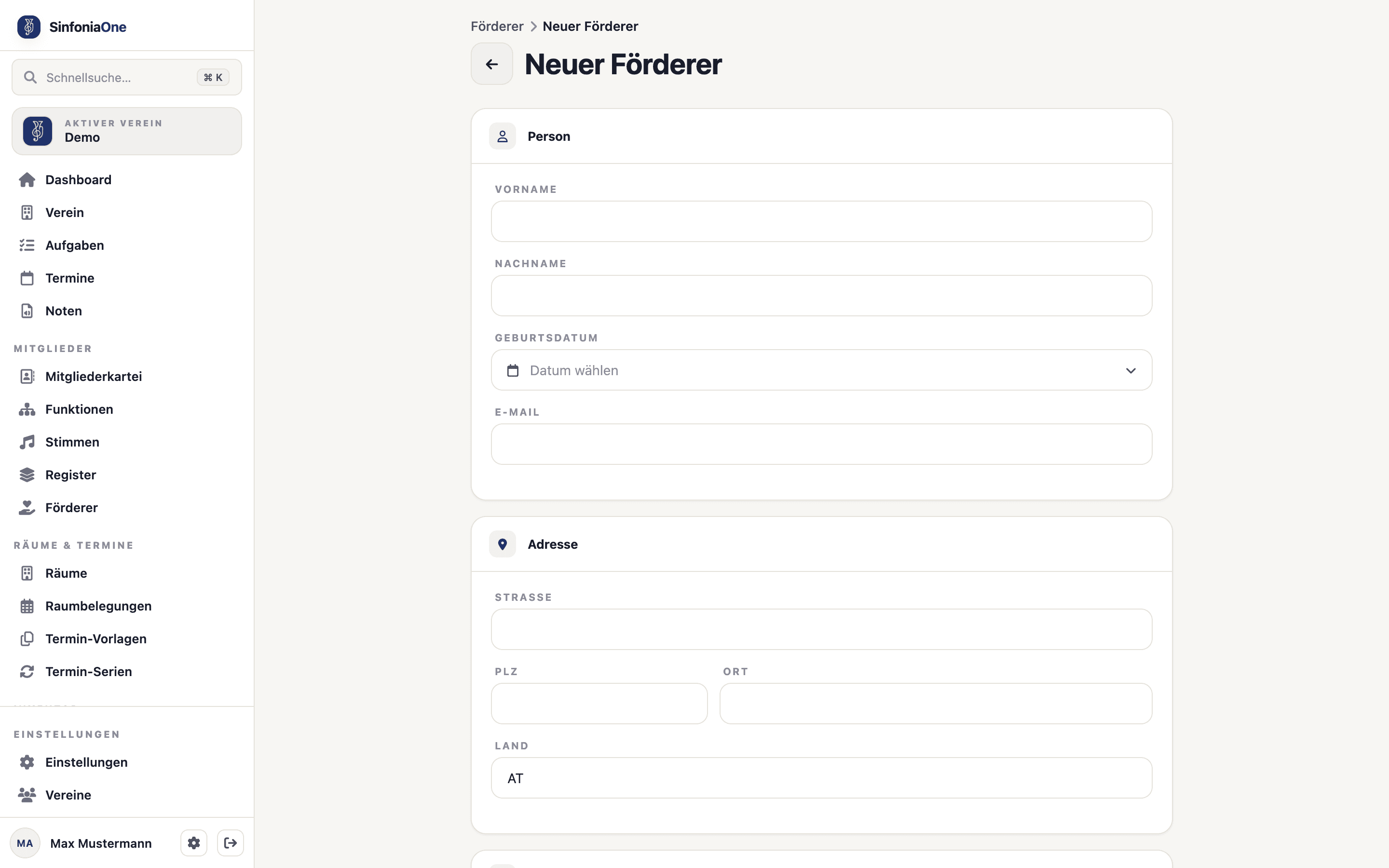 Förderer-Formular (SupporterFormScreen) mit Name, Adresse und Kontakt